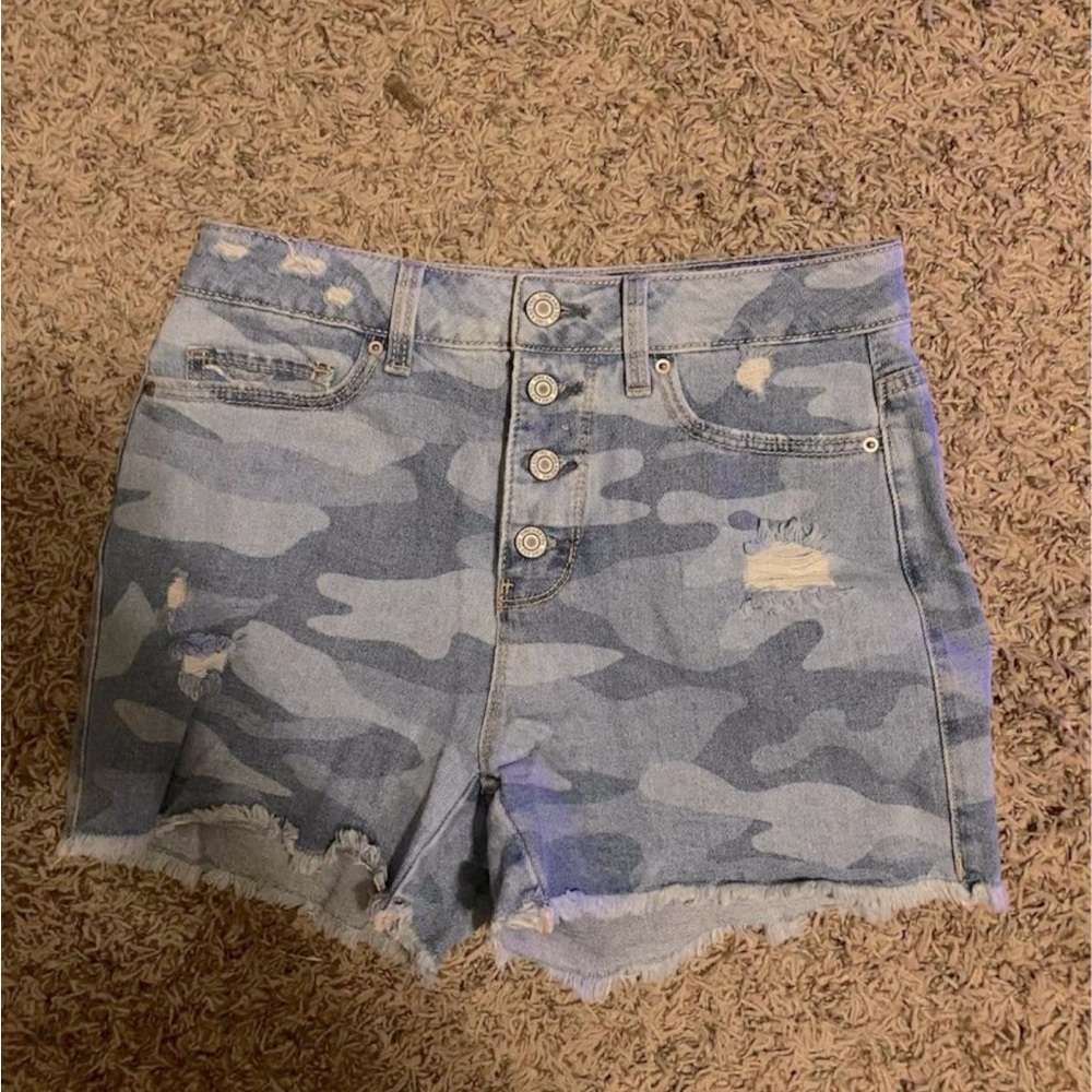 Camo jean shorts size 4